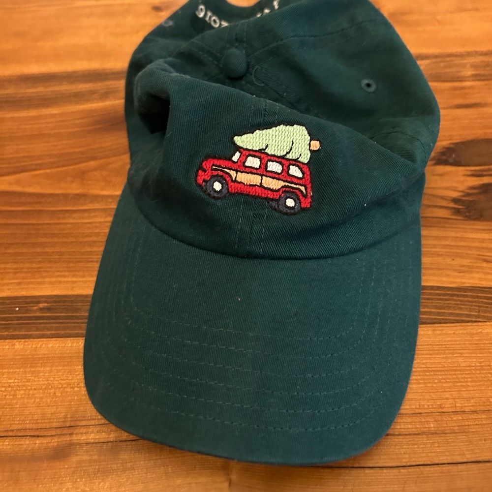 Vineyard Vines holiday hat from 2016